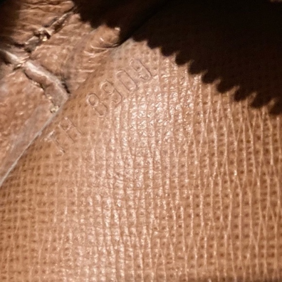 Authentic Louis Vuitton Jeune Fille MM #9.5j - Picture 11 of 11